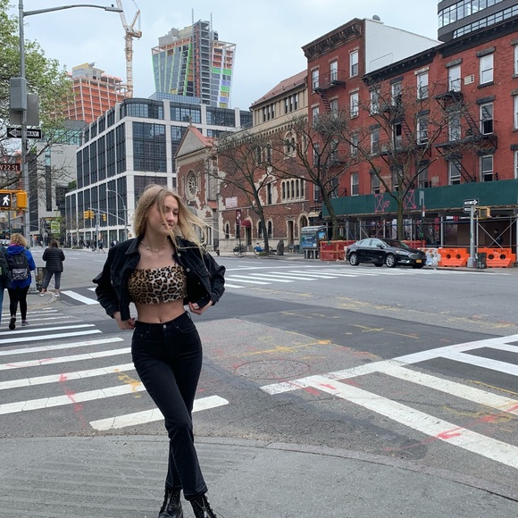 Meet your Posher, Isabella - Picture 2 of 6